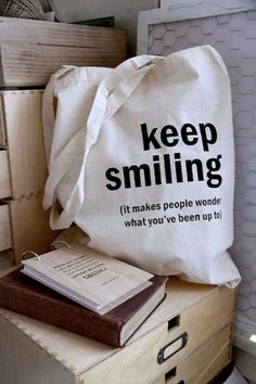 Sacs Tote Bags, Canvas Bag Design, Quote Tote Bag, Sac Diy, Quote Tote, Bag Quotes, Funny Tote Bags, Eco Friendly Bags, Diy Tote Bag