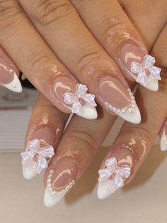 Almond Nails Designs Pearls, Acrylic Nail Designs With Pearls, Valentine Korean Nails, Aesthetic Wedding Nails, Korean Nails Bow, Croquette Nails Almond, Pearl Valentine Nails, Cuqoutte Nails, Lace Bridal Nails