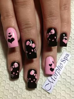 Nails Hello Kitty Short, Black Pink Aesthetic, Nails Hello Kitty, Pink Black Nails, Paznokcie Hello Kitty, Hello Kitty Nails Art, Hello Kitty Black, Kitty Nails, Super Cute Nails