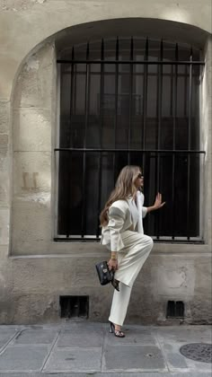 Personal Stylist Aesthetic, Street Fashion Photoshoot, Outfit Pose, Life Aesthetic, Paris Outfits, Classy Aesthetic, Virtual Fashion, Old Money Aesthetic