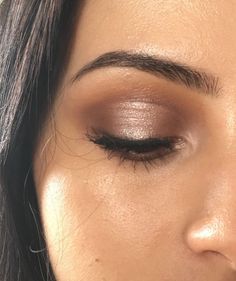 Make Up Yeux, Natural Glow Makeup, Light Pink Eyeshadow, Hourglass Makeup, Smink Inspiration, Beauty Make-up, Makeup Hacks, Eye Tutorial, Brown Eyeshadow