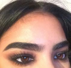 Thick Eyebrows Natural, Thicker Eyebrows Makeup, Ivana Santacruz, Straight Eyebrows, Dark Eyebrows, Full Eyebrows, Black Eyebrows, Dark Brows