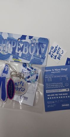 New Jeans Keychain Kpop, Cute Keychain Packaging, Keychain Packaging Design, Packaging Keychain Ideas, Kpop Packaging Ideas, New Jeans Keychain, Keychain Packaging Ideas Diy, Newjeans Keychain, Keychain Packaging Ideas