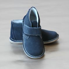 L'Amour Boys Gray Ankle Desert Boots Bubble Bee, Desert Boot, Hand Smock, Boot Straps, Desert Boots, Nubuck Leather, Toddler Sizes, Velcro Straps, Contrast Stitch