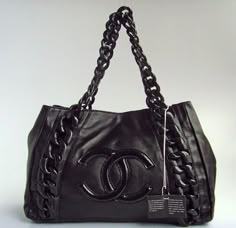 product.fashionbagarea.com #CHANEL#chanel Outlet ！Most bags are under $105-189 ！THIS OH MY GOD Chanel Tote Bag, Chanel Outlet, Chanel Couture, Chanel Purse, Handbag Heaven, Beautiful Handbags, Cute Purses, Henri Bendel, Big Bags