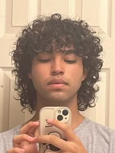 Hair Cuts For Men With Curly Hair Curls, Messy Hair Curly, Men Curly Haircut Styles, Curly Hair Long Men, Short Shaggy Curly Hair, Curly Haired Men, Mullet On Curly Hair, Curly Mens Hair, Curly Fringe Hairstyles Men