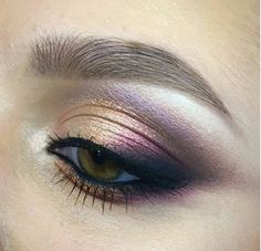 Purple Smokey Eye, Gold Eyeshadow, Beauty Make-up, Makeup Hacks, Kiss Makeup, Makeup Goals, Eye Make, Love Makeup