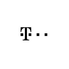 a black and white photo of the letter t