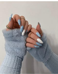 Blue Fall Nails, Blue And White Nails, Heart Nail Designs, Simple Fall Nails, Baby Blue Nails, Blue Nail, Pastel Nails, Manicure Y Pedicure