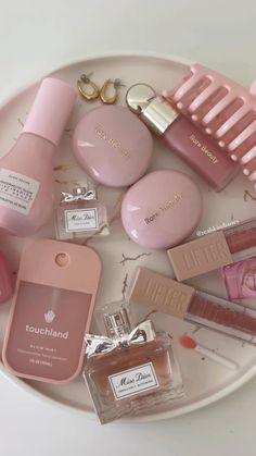 Koleksi Makeup, Makeup Bag Essentials, Glow Skin, Pink Makeup, Makeup Items, Miss Dior