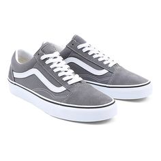 Vans Color Old Skool Pewter/True White VN0A4BV5195. Nike Md Runner 2, Tennis Vans, Vans Vintage, Tenis Vans, Grey Vans, Van Color, Sneakers Vans, Adidas Adilette, Adidas Running Shoes