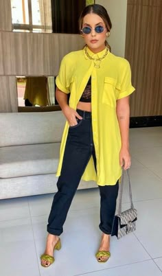 Cute Edgy Outfits, Moda Grunge, Outfits Edgy, Yellow Shirt, Elegante Casual, Causual Outfits, Casual Chic Outfit, Looks Chic, Basic Outfits