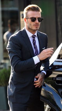 David Beckham Style, Beckham Family, David And Victoria Beckham, Beckham Style, Ray Ban Men, Men In Suits, Ray Ban Aviator