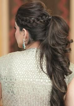 Hair Bun For Gown, Hairstyle With Gown Western, Indo Western Hairstyles Women, Indian Hairstyles For Gown