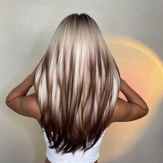 Medium Brown Hair Color With Lowlights, Blonde Hair With Dark Blonde Lowlights, New Hair Trends 2023 Long, Light And Dark Hair Color Ideas, Lo Lights For Blonde Hair, Bl9nde Hair Colors, Lowlights With Blonde Hair, Fall Hair Color Trends For Blondes 2023, New Hair Color Trends 2023 Blonde