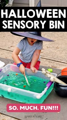 preschooler mixing green water with a plastic bone in a water bin. The bin also has plastic eyeballs, orange and purple pom poms, and plastic spiders Halloween Sensory Bin, Easy Halloween Party, Sensory Activities Toddlers, Diy Halloween Decor, Sensory Bottles, Halloween Eyes