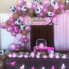 Sheriff Callie Birthday Party, Cowgirl Party Decorations, Sheriff Callie Birthday, Cowgirl Baby Showers, Farm Themed Party, Horse Birthday Parties, Cowgirl Baby