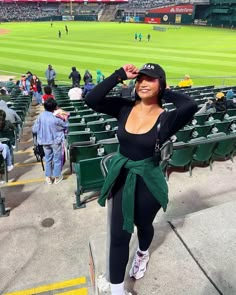 Oakland As Hat Outfit, Celebrity Baseball Game Outfit, Cute Baseball Game Outfit Spring, Baseball Game Outfit Cold Weather, Baseball Date Outfit, Night Baseball Game Outfit, Baseball Game Outfit Cold, Womens Baseball Game Outfit, What To Wear To A Sports Game