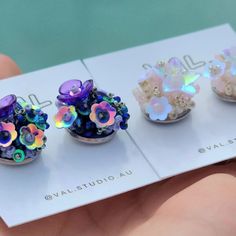 Floral stud earrings ✨️ 😍 #studearrings #earringsofinstagram #earrings #earringoftheday #jewelryofinstagram #jewelry #jewelrymaker #seedbeadearrings #seedbeadjewelry #seedbeads #embroidery #beadembroideryjewelry #felt #sequins #sequinearrings #farnorthqueensland #portdouglasaustralia #portdouglas #madeinportdouglas #madeinaustralia #handcrafted #handmadejewelry #handmadewithlove Floral Studs, April 22, Seed Bead Earrings, Seed Bead Jewelry, Handmade Jewelry, Felt