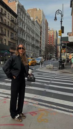 Scandinavian Fits, New York City Fall Outfits, New York City Outfits Winter, Cold Ootd, Oversize Outfits, Nyc Fall Outfits, Outfit Adidas, Outfits Nyc, Chicago Outfit