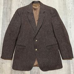 VTG Lees Clothing Brown/Black Harris Tweed Handwoven Scottish Mens Blazer Coat  100% pure Scottish wool tweed  Black/brown checked  Perfect condition no flaws found  Fits size 42 Measurements  Pit to pit 21 Length 32 Sleeves 24.5 Shoulders 18.5 Tailored Brown Tweed Jacket For Business, Brown Herringbone Blazer For Business Casual, Brown Tweed Jacket For Office, Business Tweed Jacket, Casual Brown Tweed Jacket With Welt Pockets, Brown Tweed Sport Coat For Work, Business Casual Brown Tweed Jacket With Welt Pockets, Brown Tweed Jacket For Work, Brown Tweed Jacket For Business