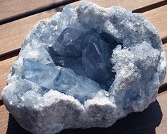 Geode Crystals, Crystal Statue, Geode Rocks, Crystal Vibes, Crystal Aesthetic, Crystal Display, Spiritual Crystals, Cool Rocks, Meditation Crystals