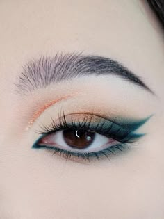 Fun Hooded Eye Makeup, Woodland Makeup, Cool Eyeshadow Looks, Pretty Eyeshadow Looks, Filmy Vintage, Cute Eye Makeup, Eyeshadow Ideas, Graphic Makeup