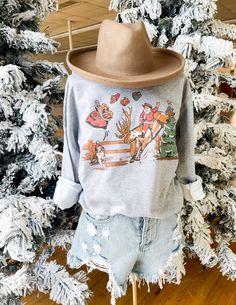 Fringed Exclusives : are made to order and are a final sale cowboy ❤️ Round Crew Neck Sweatshirt• Unisex fit- these fit a little tighter then our normal sweatshirt I suggest staying tts. If you want a tighter fit size down. “Recommending Sizing” s 2/4 • m 6/8 • l 10/12 Graphic Sweatshirt Outfit, Cowgirl Closet, Western Room, Deer Sweatshirt, Country Boutique, Nashville Outfit, Western Clothes, Western Boutique, Country Wear