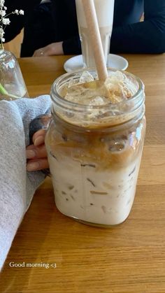 Iced Latte Aesthetic, Aesthetic Iced Coffee, Iced Coffee Aesthetic, Latte Aesthetic, Coffee Obsession, Healthy Lifestyle Food, Coffee Aesthetic, Iced Latte, Food Is Fuel