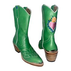 Amaya Selena Gomez New Hair, Green Cowboy Boots, Blooming Heart, Horse Shoe Nails, Desert Bloom, Heart Artwork, Living In Mexico, Horse Shoes, Comfy Chic