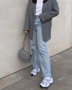 City Outfit Ideas Spring, Outfits Con Rollazo, New Balance Office Outfit, New Balance 9060 Outfit Women Summer, Nb 9060 Outfit Woman, New Balance With Jeans, New Balance 530 Street Style, New Balance 530 Outfit Style, Nb 530 Outfit