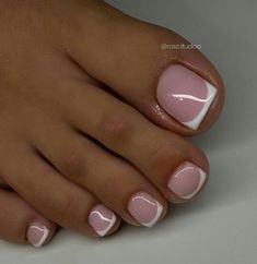 French Tip Feet Nails, Gel Toes French Tip, French Polish Pedicure, Gel Pedicure French Tip Toes, French Nails Feet Design, French Pedicure Designs Toenails Summer, French Nail Toes, Pink Tip Pedicure, Toenail French Tip Designs