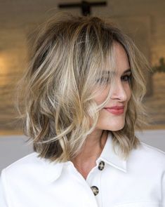 Haircut For Square Face, Medium Bob Haircut, Mother Of The Bride Hair, Choppy Bob Hairstyles, Long Bob Haircuts, Hair Color Light Brown, Lob Haircut, Haircut Inspiration, Square Face