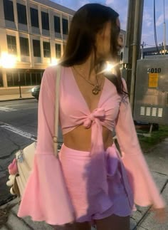 Houseparty Outfits, Fest Outfits, 2020 Fashion Trends, 2000s Fashion Outfits, Pink Outfit, 2000s Fashion, Girly Outfits