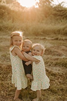 Cousin Photos, Sibling Photoshoot, Cousin Photo, Grand Kids, Fall Family Photos, Young Family, Fall Family, Fall Photos, Grandchildren