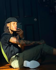 Black Tomboy Aesthetic, Stud Aesthetic, Pretty Tomboy, Tomboyish Outfits, Masc Fashion, Gender Fluid Fashion, Short Locs Hairstyles, Stud Fashion, Interesting Outfits