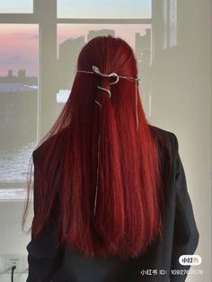 Wine Hair, Red Hair Inspo, Fest Outfits, Long Red Hair, Pretty Hair Color, Hair Inspiration Color, Long Red, Hair Inspo Color, Aesthetic Hair