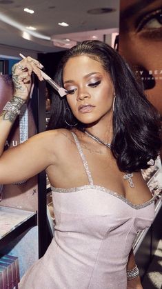 Rihanna Fits, Street Style Rihanna, Rihanna Beauty, Rihanna Daily, Best Of Rihanna, Rihanna Street Style, Kylie Jenner Instagram