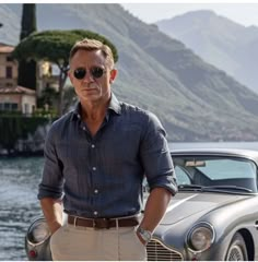 Daniel Craig Casual, James Bond Aesthetic, Bond Suits, Gentleman Outfit, Stylish Men Wear