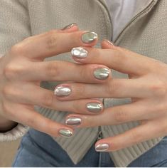 Extra Short Gel Nails, Summer Nails Short Nails, Summer Nails Short, Tato Minimal, Nails Silver, Hello Nails, Minimal Nails, Nail Jewelry, Silver Nails