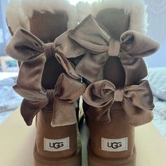 Brand New! Fur Uggs, Creative Bookcases, Cute Uggs, Uggs With Bows, Ugg Bailey Bow, Fluffy Shoes, Pretty Sneakers, Pretty Shoes Sneakers, Bailey Bow Uggs