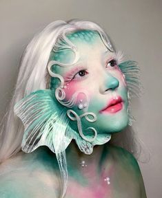 Fantasy Makeup Mermaid, Creative Fantasy Makeup, Artistic Makeup Looks Creative, Mermaid Makeup Aesthetic, Mermaid Fantasy Makeup, Crazy Makeup Art, Fantasy Makeup Ideas