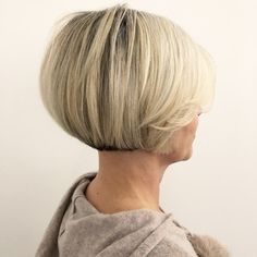 Kort Bob, Short Blonde Bobs, Messy Bob Hairstyles, Blonde Bob Hairstyles, Short Hairdos, Bob Haircuts For Women, Short Bob Haircuts, Haircut For Older Women