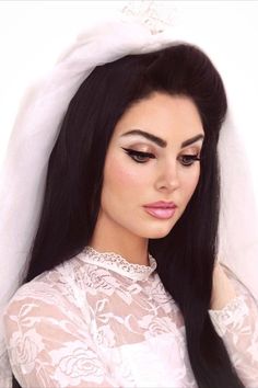 Priscilla Presley Makeup Wedding, Wedding Makeup 60s, Priscilla Presley Make Up Looks, 60s Teased Hair, 60s Inspired Bridal Makeup, Retro Makeup 60s, 60s Makeup Bridal, 70s Bride Makeup, Sixties Wedding Hair