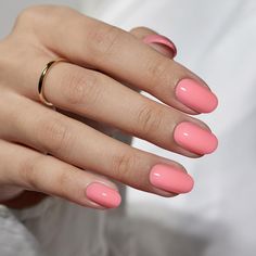 Explore easy-to-follow steps and tips for achieving stunning acrylic nails without the salon visit #naildesigns#acrylicnails#diyacrylicnails#simpleelegance#nailartideas#homemanicure#minimalnailart#nailinspo#elegantnails#nailfashion Oval Nails Pastel, Nails Short Oval, Oval Nail Art, Short Oval Nails, Nails Pastel, Halloween Press On Nails, Short Press On Nails, Press On Nails Short