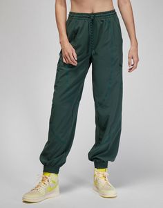 Sweatpants by Jordan For the rotation Drawstring waistband Zip pockets Elastic cuffs Regular fit Midnight Green, Nike Joggers, Green Sky, Travel Pants, Women Sports, Simple Chic, Sports Wear, Active Wear Pants, Fashion Joggers