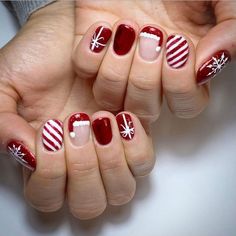 Christmas Nails Short, Jumper Nails, Shorter Nails, Nail Christmas, Flame Nails, Xmas Nail, Xmas Nail Art, Nails Holiday, Nails 2017