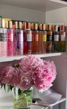 Victoria Secret Perfume Body Spray, Perfume Victoria Secret, Profumo Victoria Secret, Victoria Secret Body Spray, Perfume Organization, Perfume Body Spray, Perfume Collection Fragrance, Bath And Body Works Perfume, Shower Skin Care