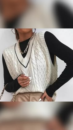 Chalecos Tejidos Outfit, White Knitted Vest Outfit, V Neck Vest Outfit, Vest Layering Outfits, Gray Vest Outfit Women, Cropped Sweater Vest Outfit, White Sweater Vest Outfit, Oversized Sweater Vest Outfit, Outfits With Vests