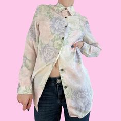 Vintage 90s White Pastel Multicolor Floral Silk Button Up Blouse Shirt Button closure with long sleeves. Great condition  Brand - Silx Tag size - Medium Seen on size Small Measurements (laying flat)  Chest - 20.5 in Length - 29 in Sleeve length - 23 in #vintageblouse #floralblouse #90sblouse #silkblouse #pastelblouse Pastel Blouse, White Pastel, Silk Button Up, Button Up Blouse, Blouse Shirt, Shirt Button, Flat Chest, Blouse Vintage, Floral Blouse